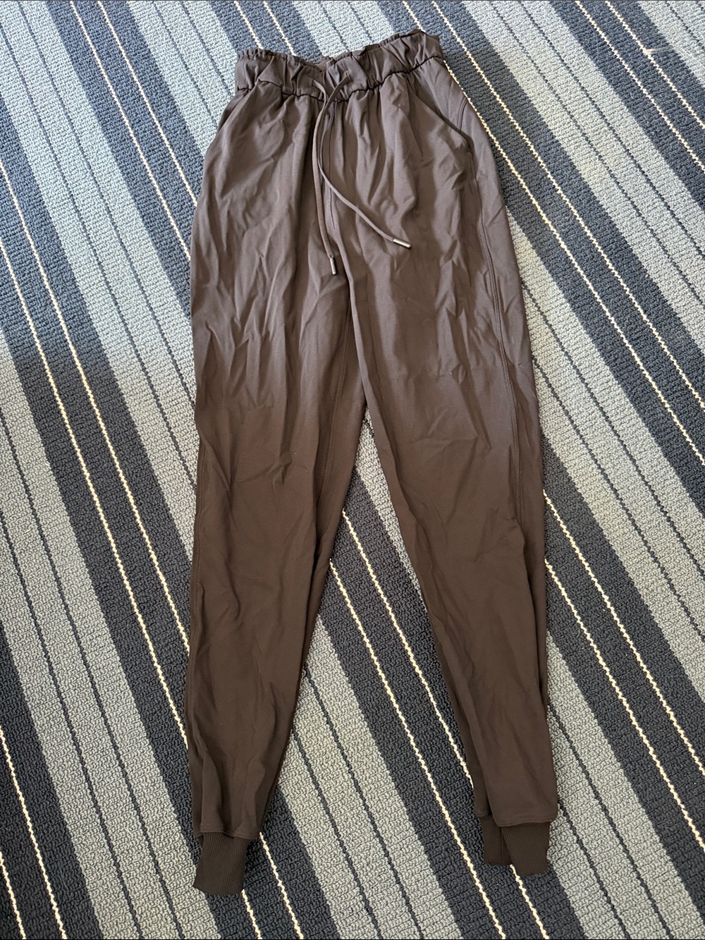 lululemon athletica women’s size zero black Elastic-Waist Joggers